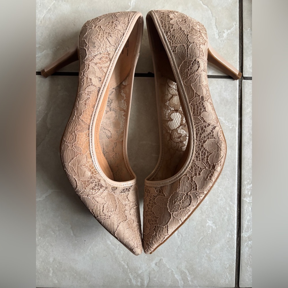 NWOT CP Nude Lace Heels